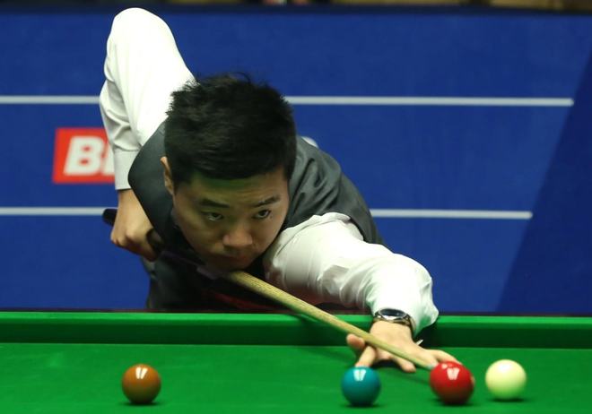 于那不勒斯 于那不勒斯