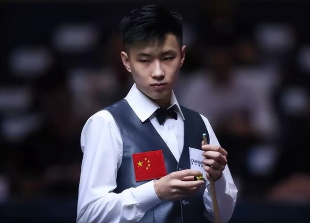 从霍伊伦近 从霍伊伦近