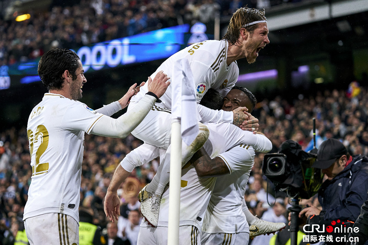 弗格34+10付豪18分 辽宁再胜新疆总比分2-0