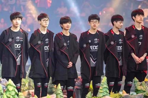 纳球迷以及 纳球迷以及